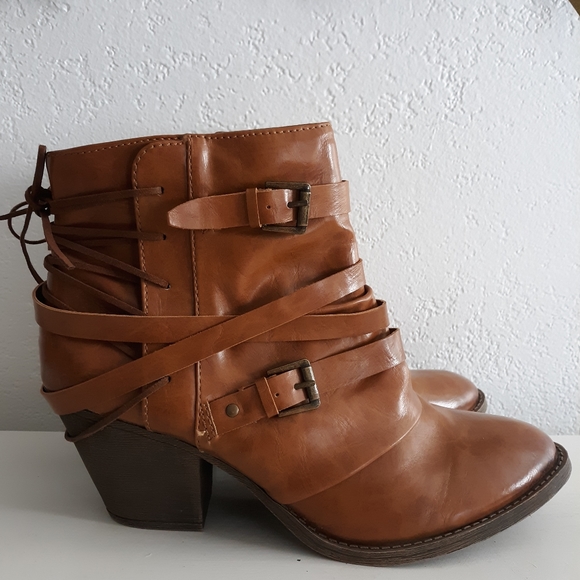 Adorable womens heeled booties, size 11 - Picture 11 of 15